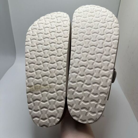 CUSHIONAIRE Women's Cork Footbed Clog with Genuine Leather Upper, Faux Fur Linin - Picture 5 of 7